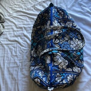 VERA BRADLEY LARGE DUFFLE BAG